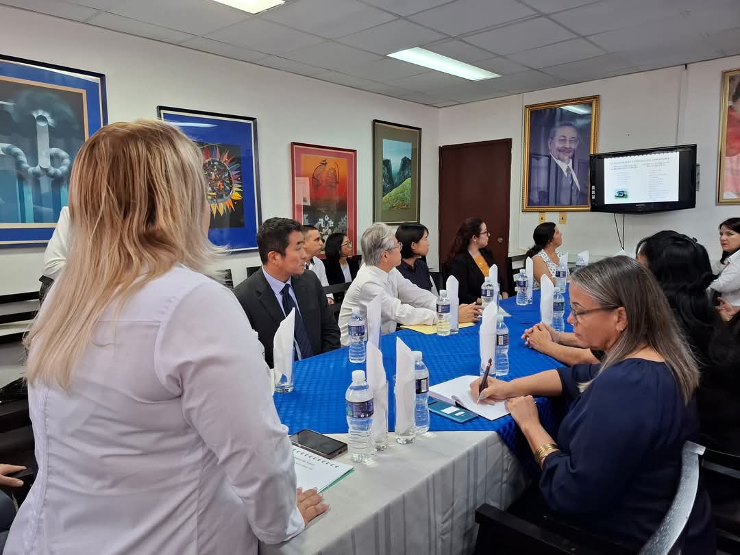 Los visitantes japoneses conocieron de la realización en el Abel Santamaría de más de 24 mil estudios de imágenes médicas con la tecnología recibida.