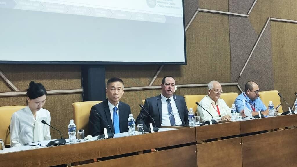 Cuba y China mantienen alianzas en materia de Salud.