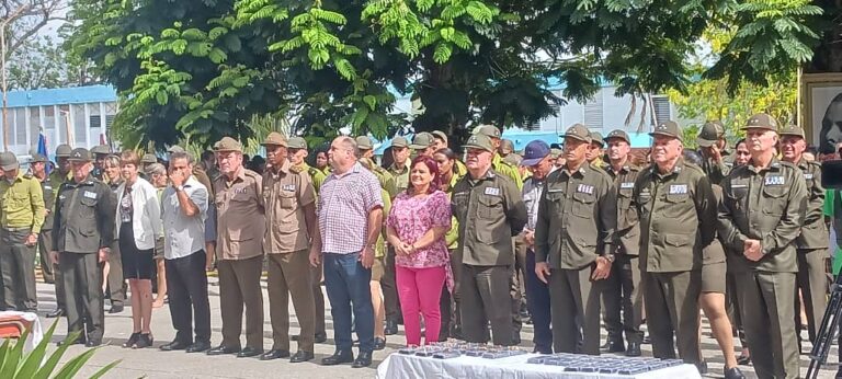 Este 6 de junio en conmemoración al aniversario 64 del Ministerio del Interior, fueron reconocidos en Pinar del Río varios oficiales.