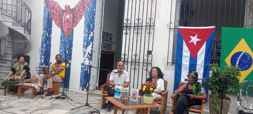 Madera Dura: una antología que celebra la voz de la mujer afrodescendiente.