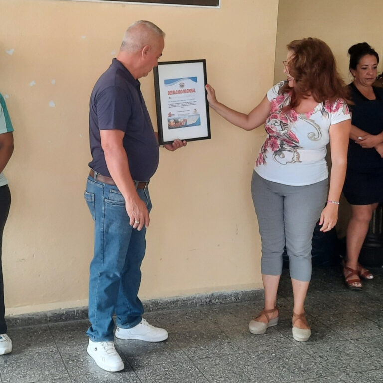 Telecomunicadores pinareños reciben reconocimiento por su labor