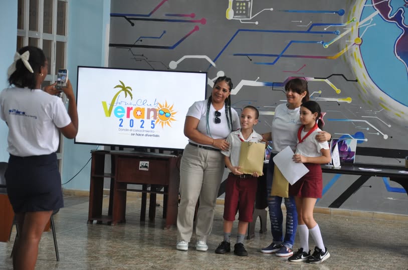 Joven Club combina recreación y formación tecnológica este verano.