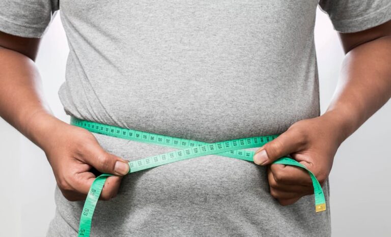 ¿Cómo combatir la obesidad con medicina natural?