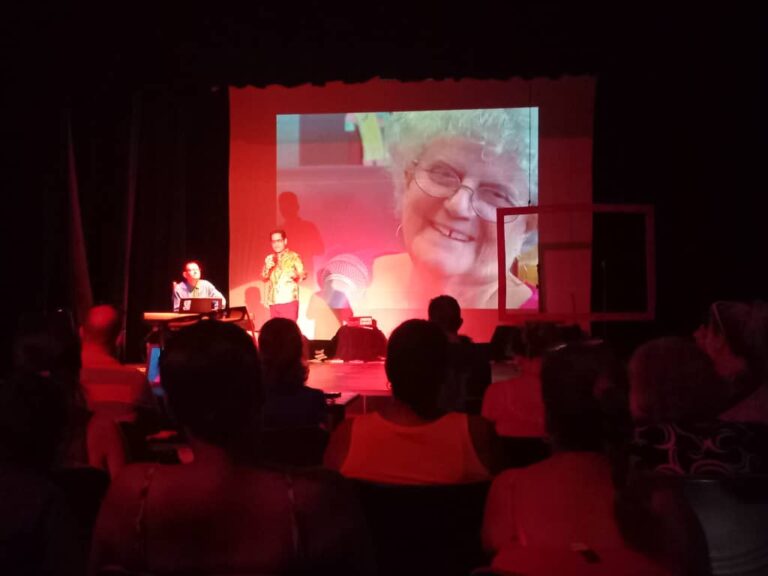Reconocen labor radial de Nersys Felipe en homenaje por su noventa cumpleaños