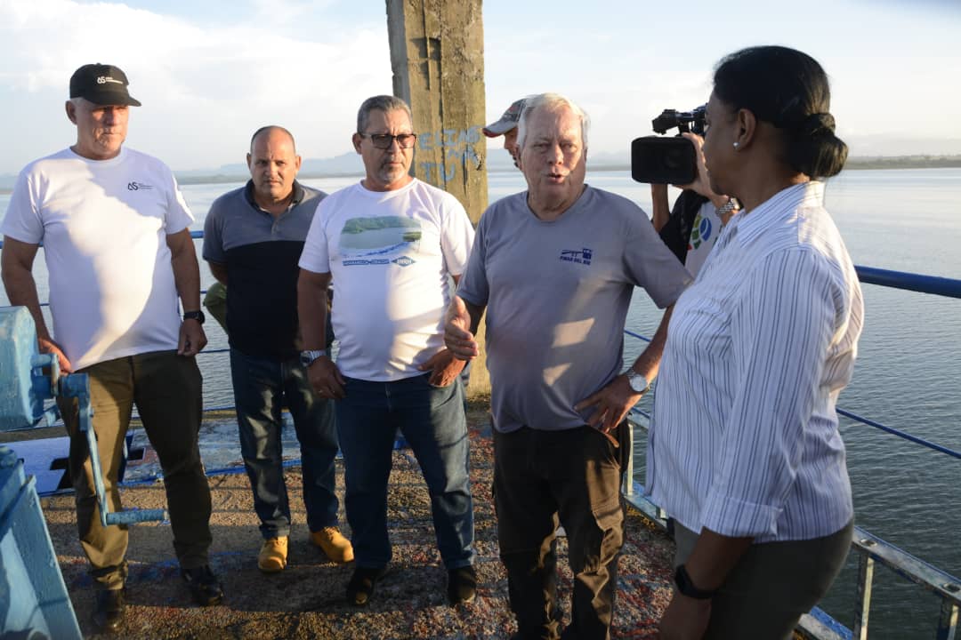 Vice Primera Ministra cubana chequea sistema hidráulico en Pinar del Río.