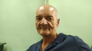 Para administrar una emisora de radio hay que escuchar a los artistas.