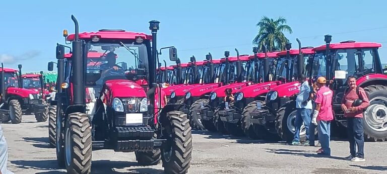 Productores de Pinar del Río adquieren nuevo equipamiento para cultivo del tabaco