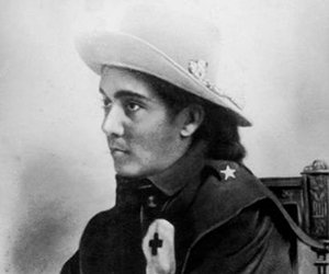 Mujeres, guerras de independencia y plantas medicinales.