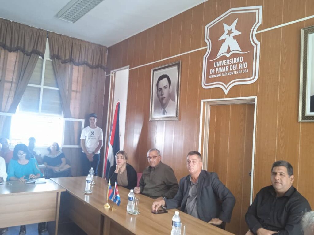 Agradece embajador venezolano solidaridad del pueblo cubano con su país.
