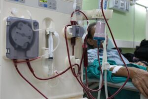 La Enfermedad Renal en adultos mayores: Una guía completa sobre su impacto y manejo.