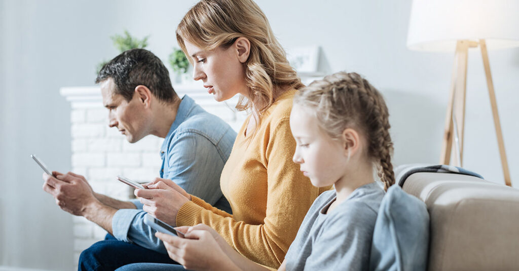 La vida en línea: cuáles son los riesgos para la autoestima y cómo manejarlos.