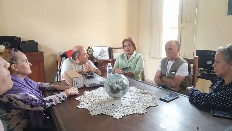 Donan equipamiento para conservación del patrimonio documental en Pinar del Río