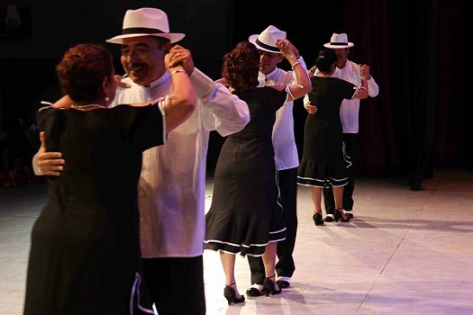 Formatos tipos de la música cubana. Su relación con los géneros populares.