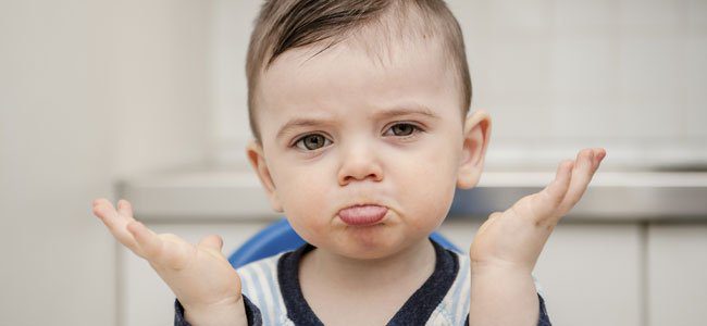 Descubre cómo manejar el retraso del lenguaje en el desarrollo infantil.