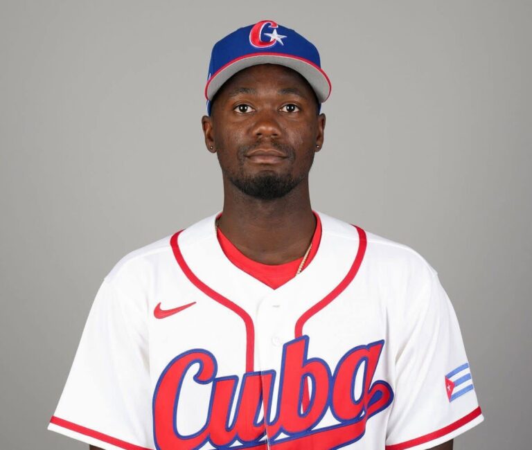 Abrirá Moinelo primer juego de Cuba en el Clásico Mundial