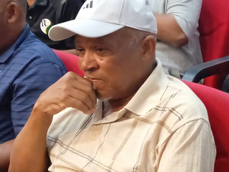 Alfonso Urquiola otra vez con las riendas de los Vegueros