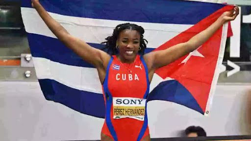 El abrazo de Pinar del Río a Leyanis Pérez, doble campeona mundial