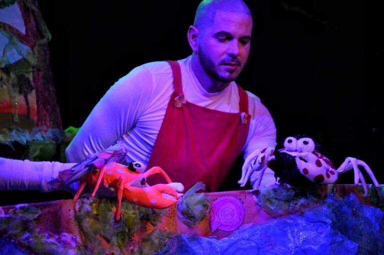 Titirivida abre otra vez las alas en la sala Virgilio Piñera