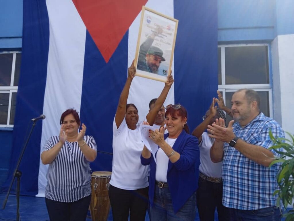 Por octavo año consecutivo la empresa de conservas de vegetales La Conchita, emblemática industria de Pinar del Río, obtuvo la condición de Vanguardia Nacional, resultado que habla en favor del esfuerzo y constancia de su colectivo por seguir impulsando una marca que es líder a nivel mundial.