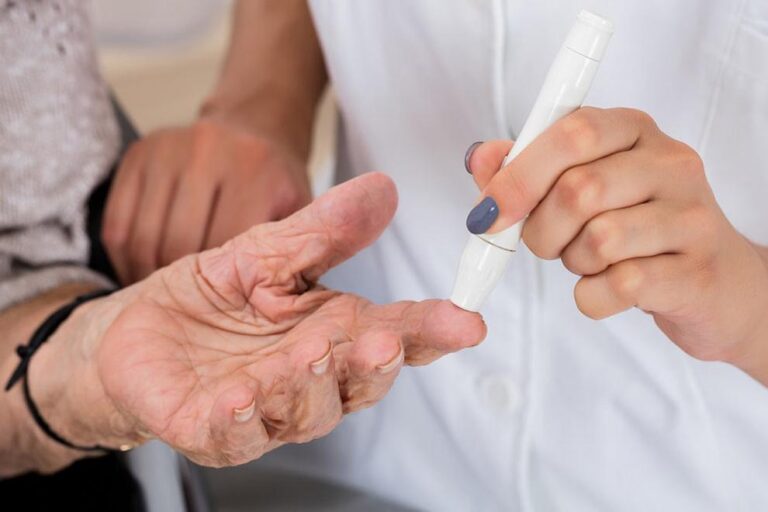 Diabetes en la tercera edad: todo lo que debe saber.