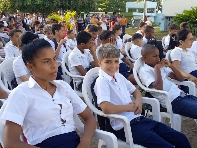 Más de 80 mil estudiantes comenzaron las clases este septiembre en Pinar del Río